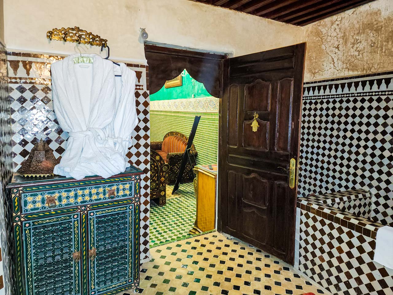 ElBahja Room – Elegant Moroccan Design with a Cheerful Vibe