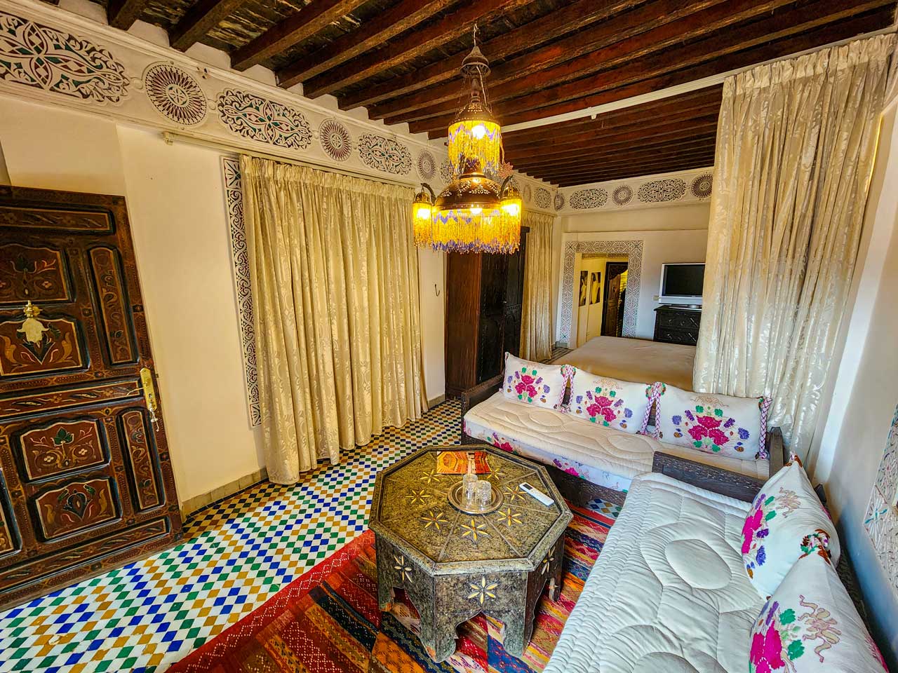 Manzah Room – Comfortable Elegance with Moroccan Flair