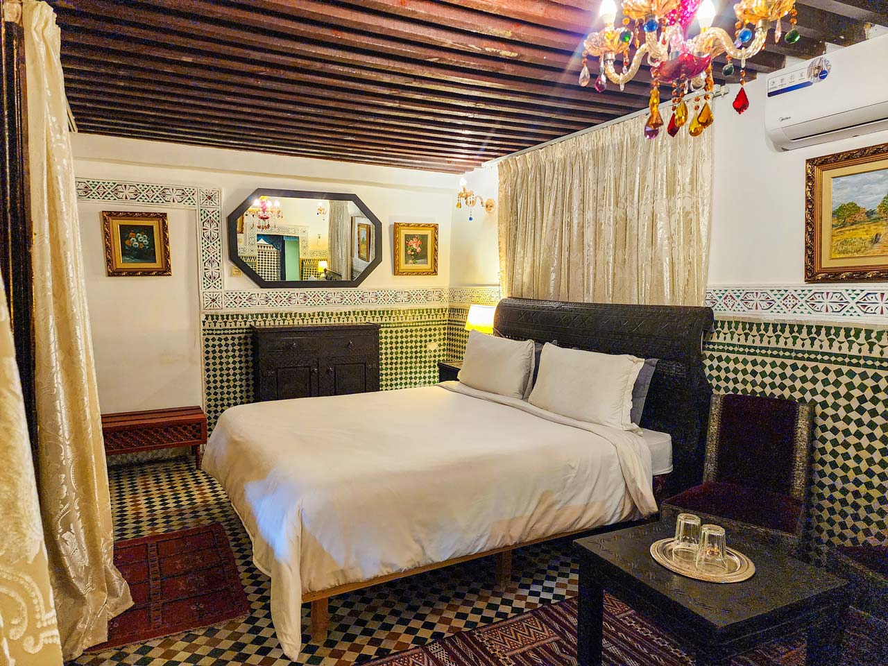 Yakout Room – A Peaceful Oasis with Traditional Charm