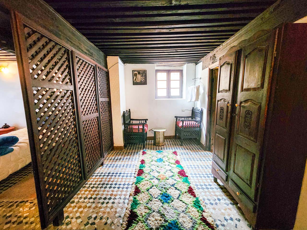 Bab Ainazlitan Room - Tranquility in the Medina