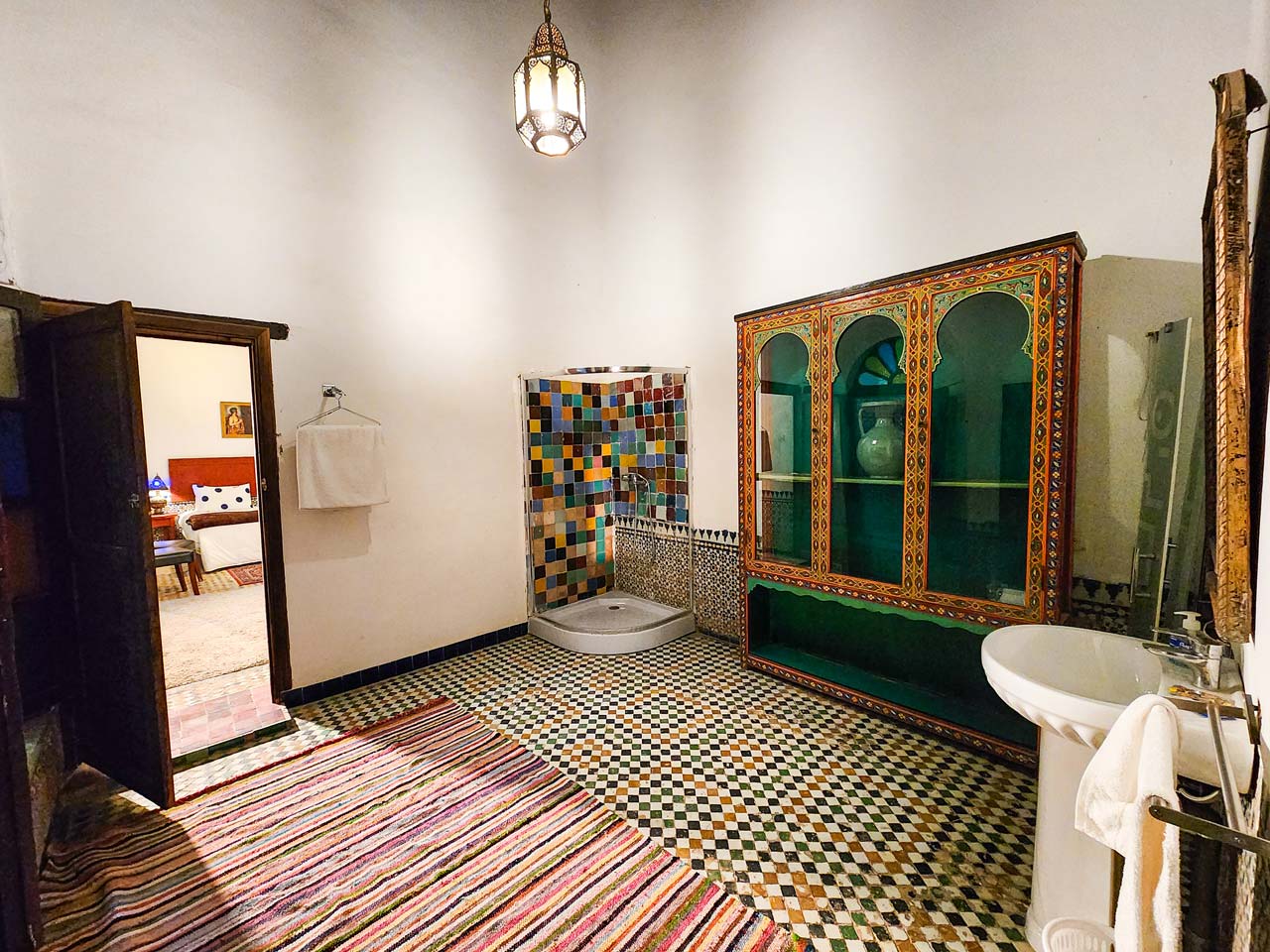 Experience Fez Heritage in Bab Boujloud Room